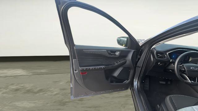 Certified 2023 Ford Escape Active AWD/4WD image 22