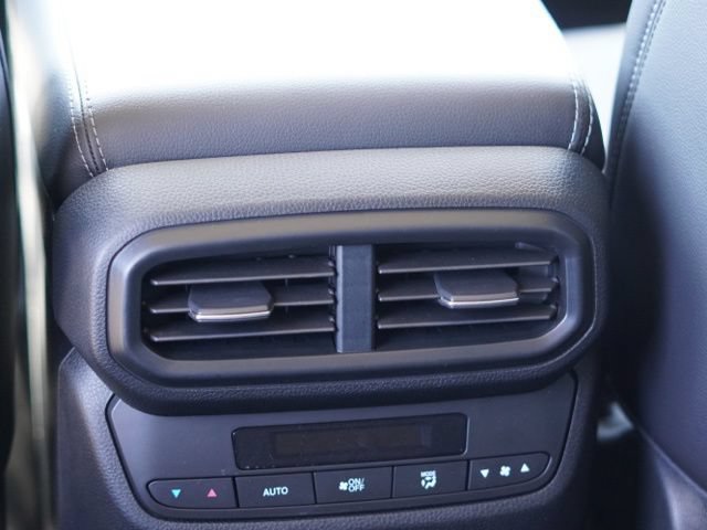 Used 2023 Honda Pilot Touring image 32