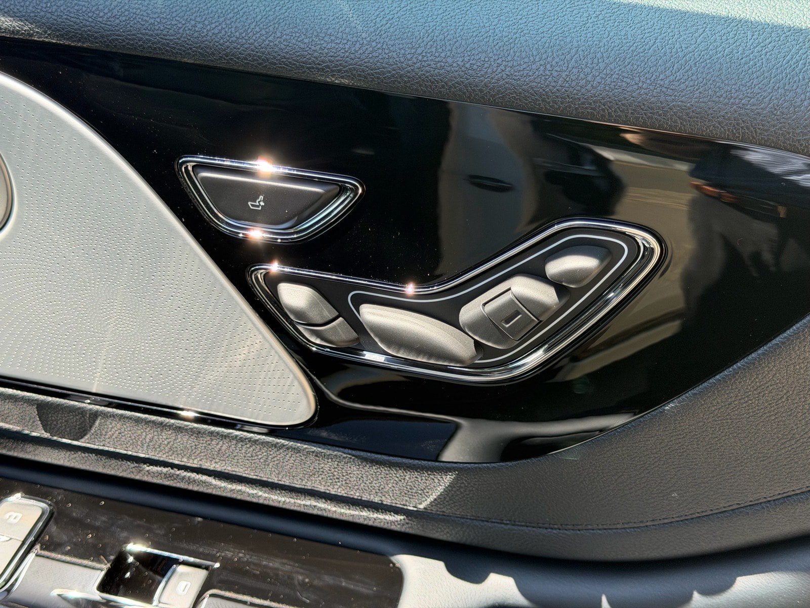 New 2026 Lincoln Aviator Reserve AWD/4WD image 13