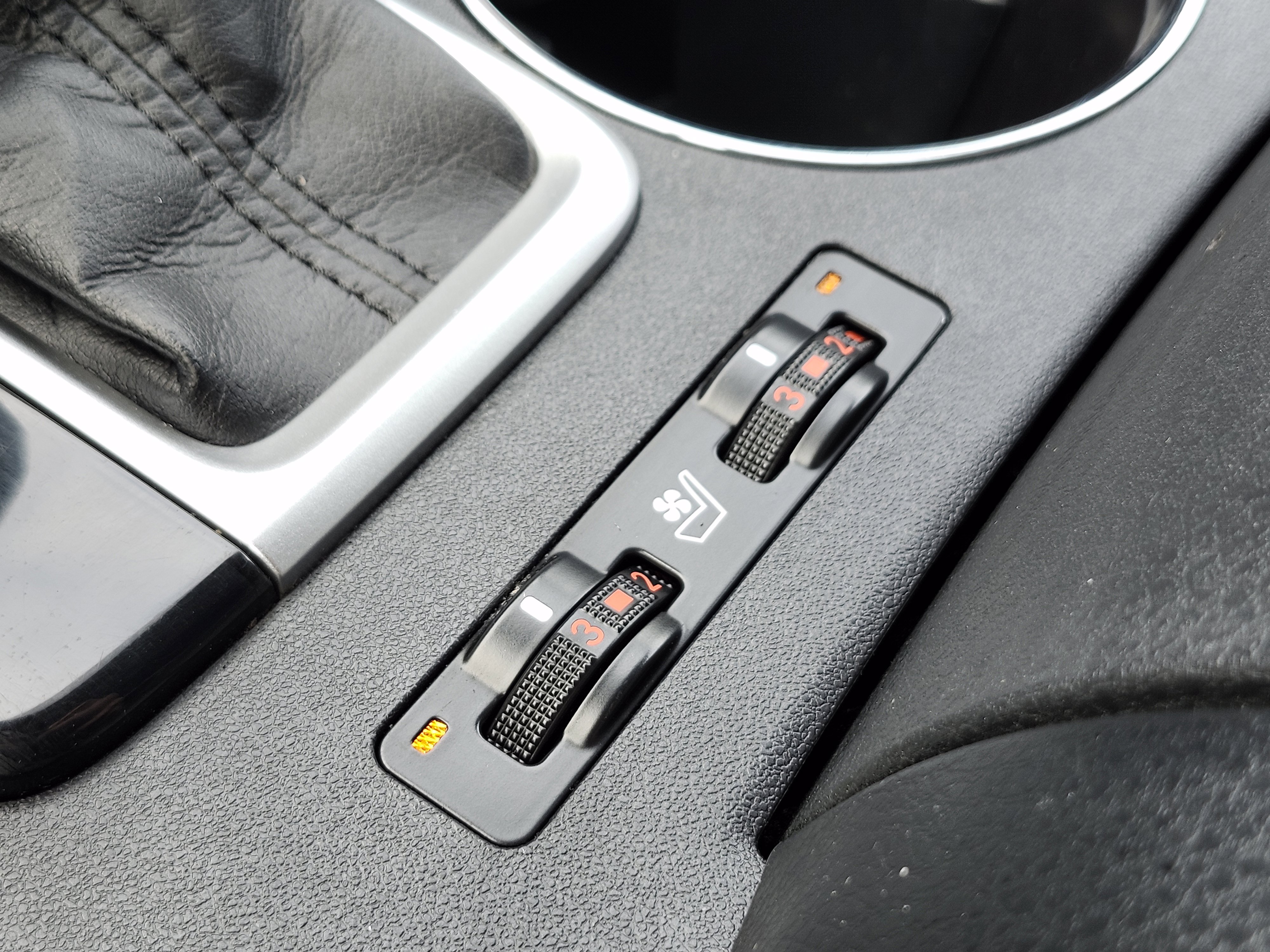 Used 2017 Toyota Highlander Limited image 11