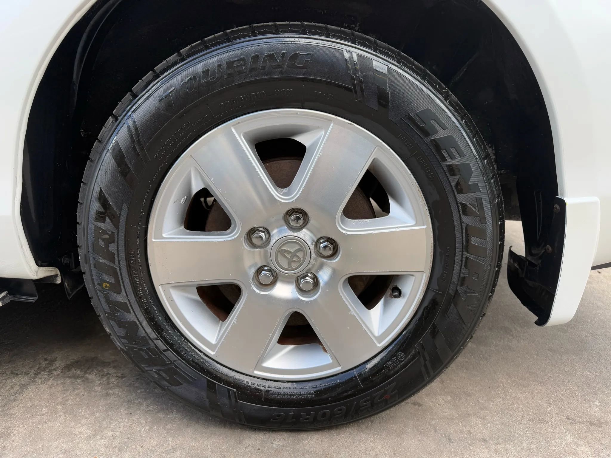 Used 2004 Toyota Sienna XLE Limited image 24