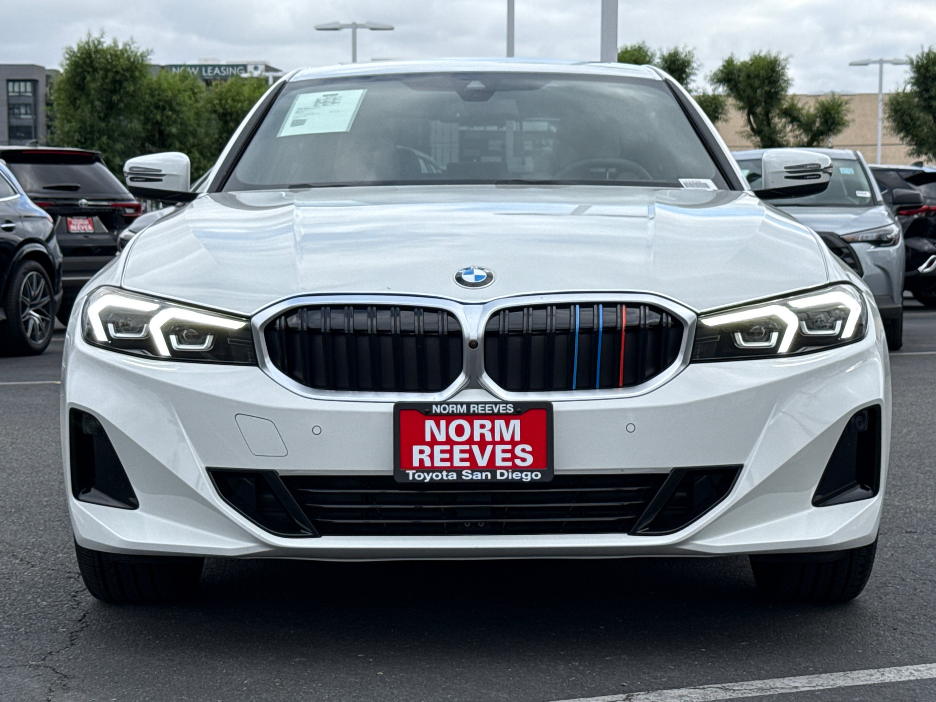 Used 2025 BMW 330i Sedan w/ Convenience Package RWD image 4