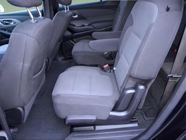 Used 2023 Chevrolet Traverse LT image 12
