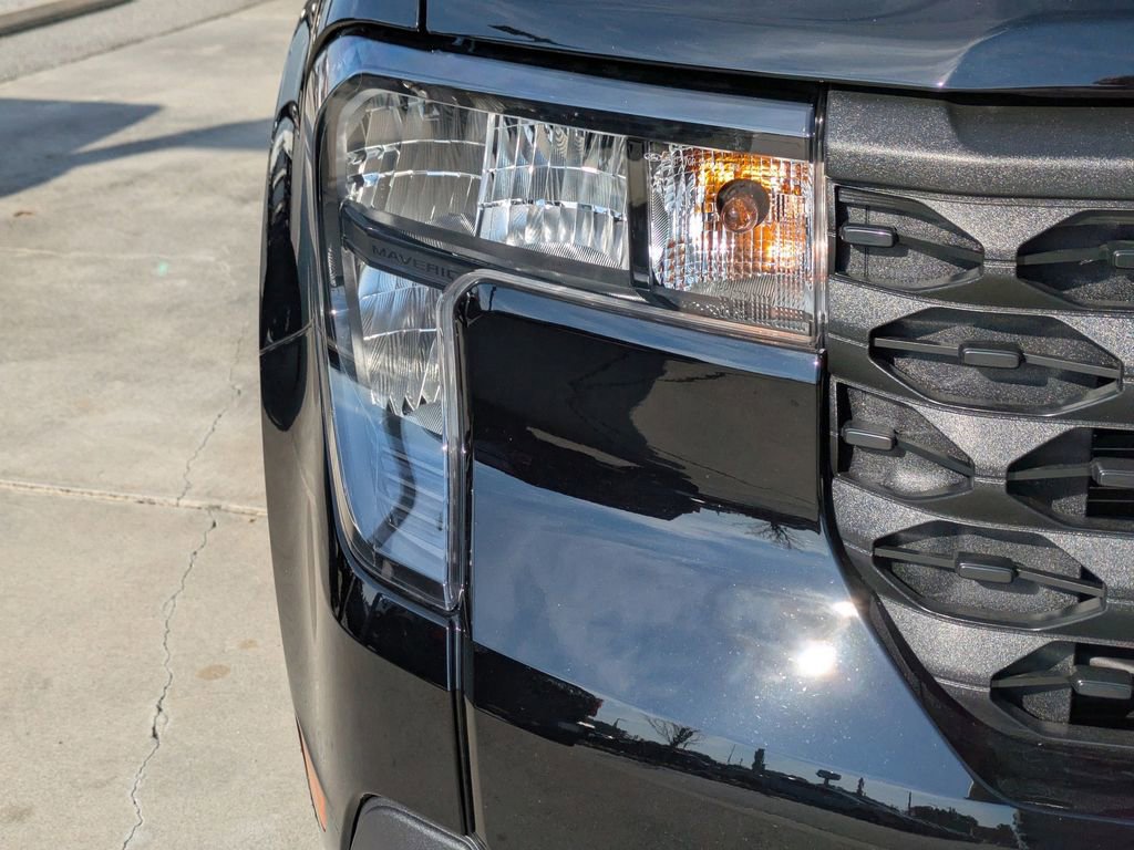 New 2025 Ford Maverick XL image 9