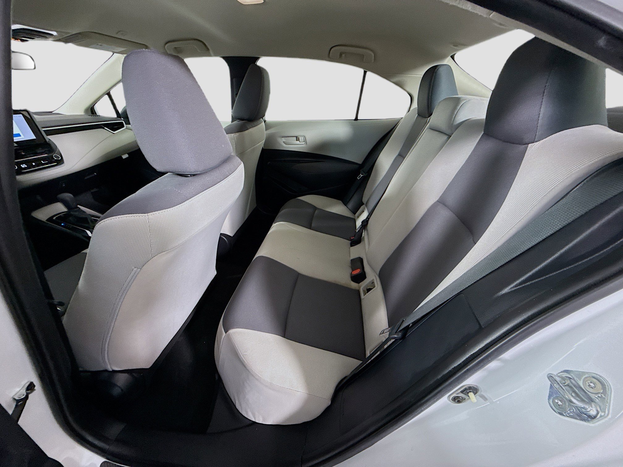 Used 2025 Toyota Corolla LE image 24