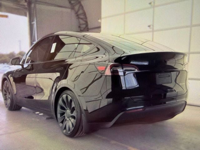 Used 2024 Tesla Model Y Performance AWD/4WD image 4