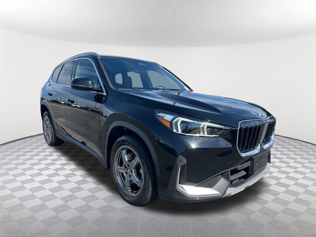 Used 2023 BMW X1 xDrive28i image 3
