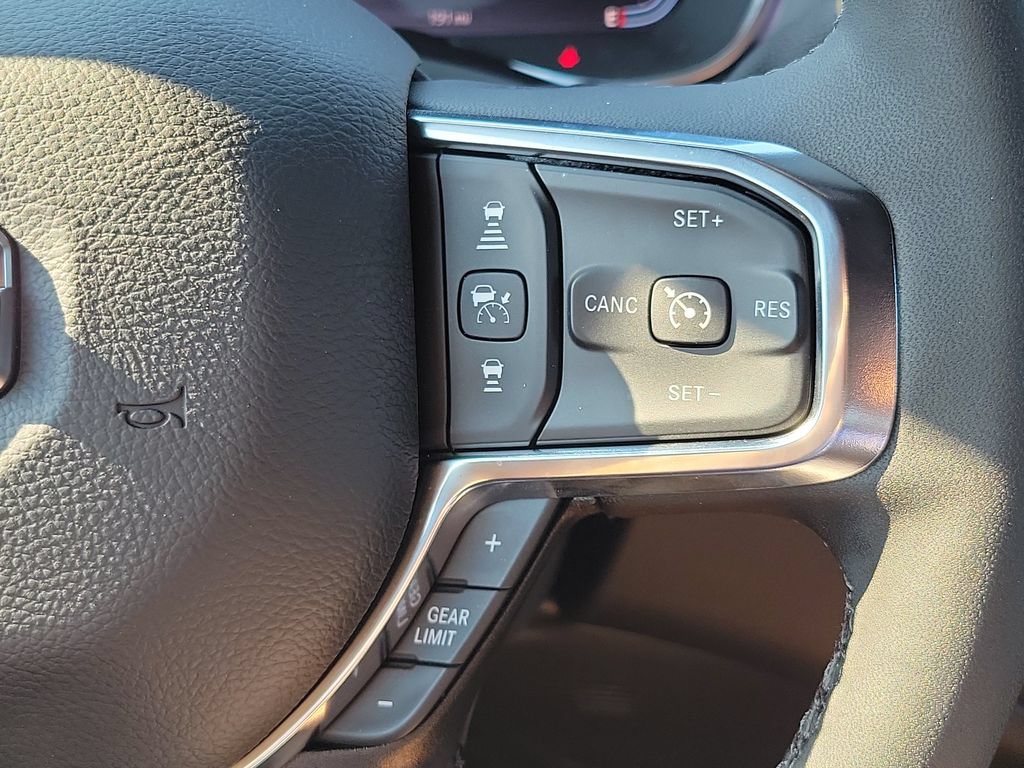 New 2026 RAM 3500 Laramie AWD/4WD image 27