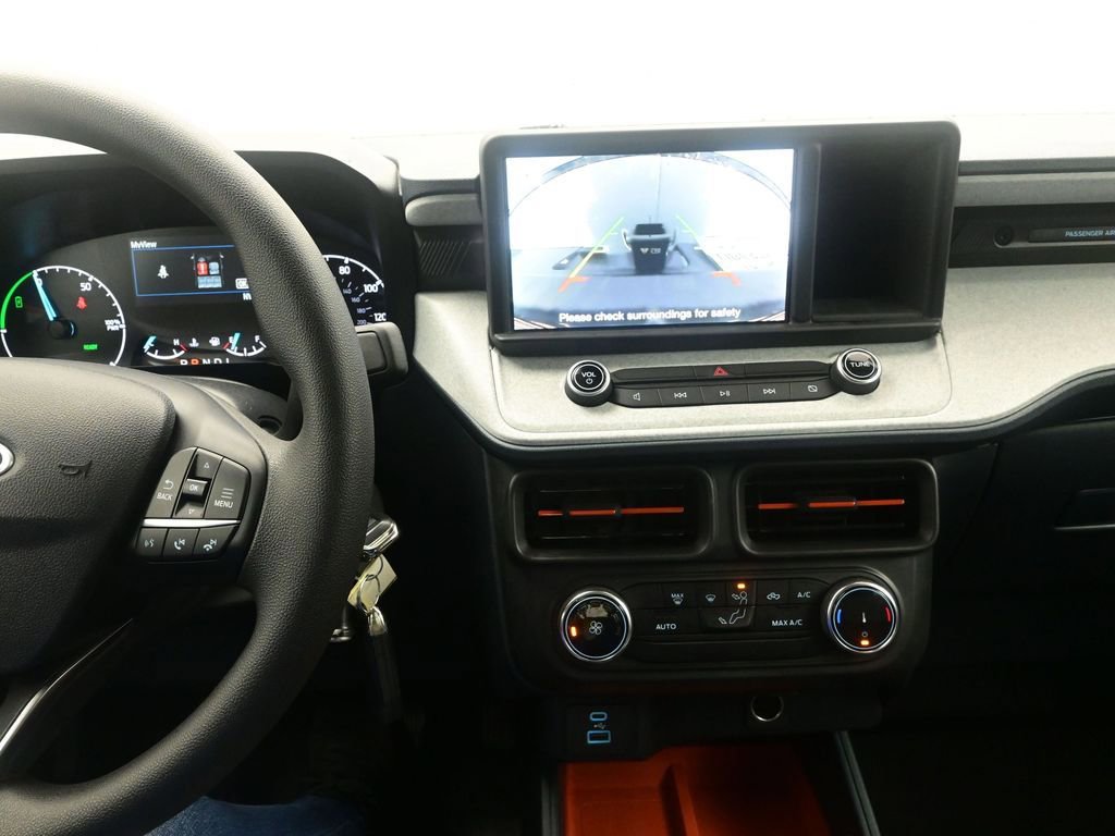 Used 2023 Ford Maverick XLT image 18
