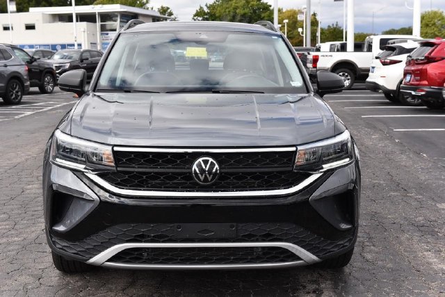 Used 2024 Volkswagen Taos S w/ MDO Package FWD image 4
