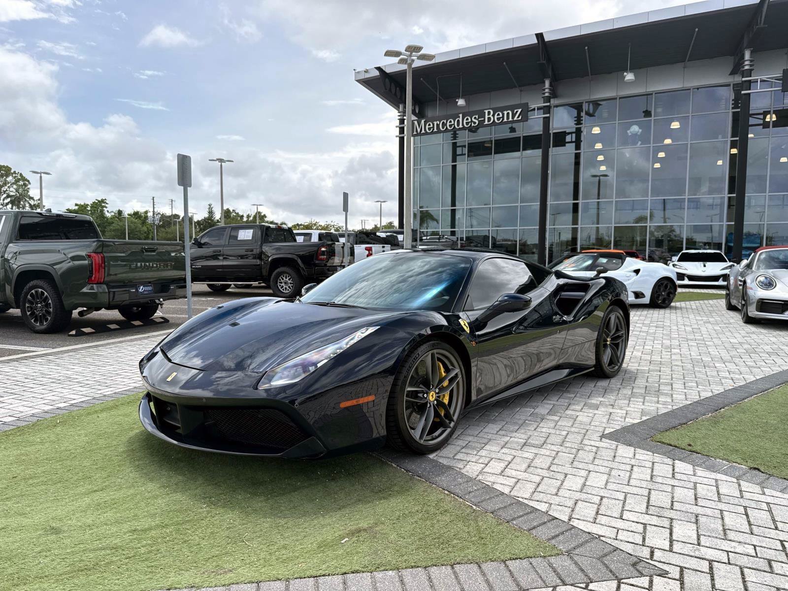 Used 2017 Ferrari 488 GTB RWD image 2