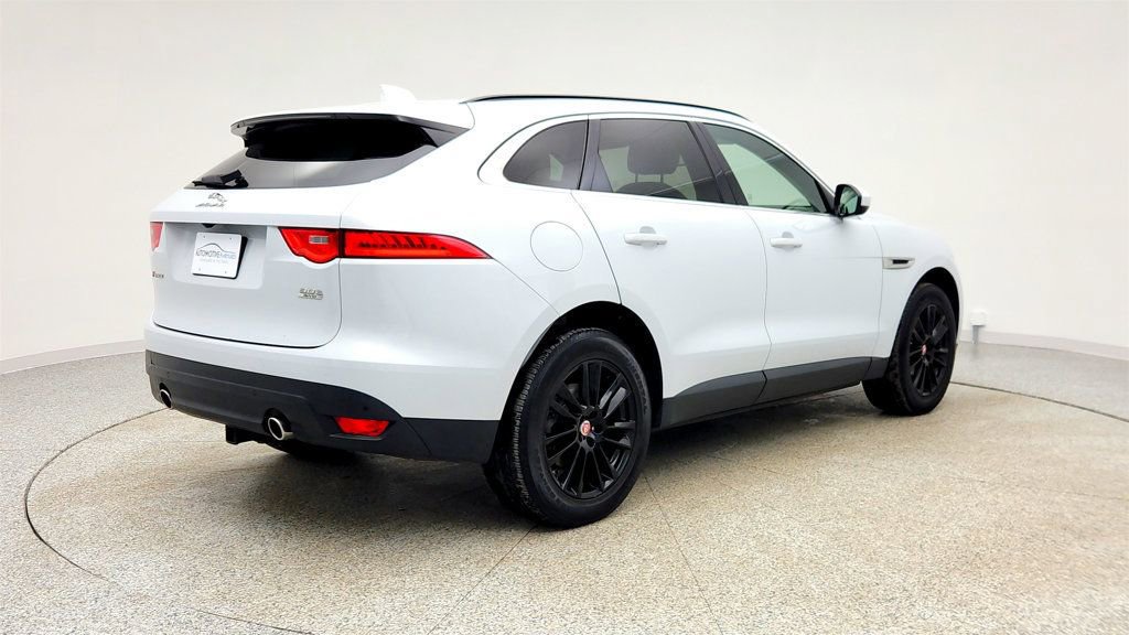 Used 2018 Jaguar F-PACE Prestige image 5