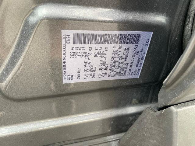 Used 2024 Nissan Rogue S AWD/4WD image 16