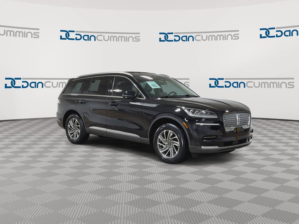 Used 2023 Lincoln Aviator AWD image 2
