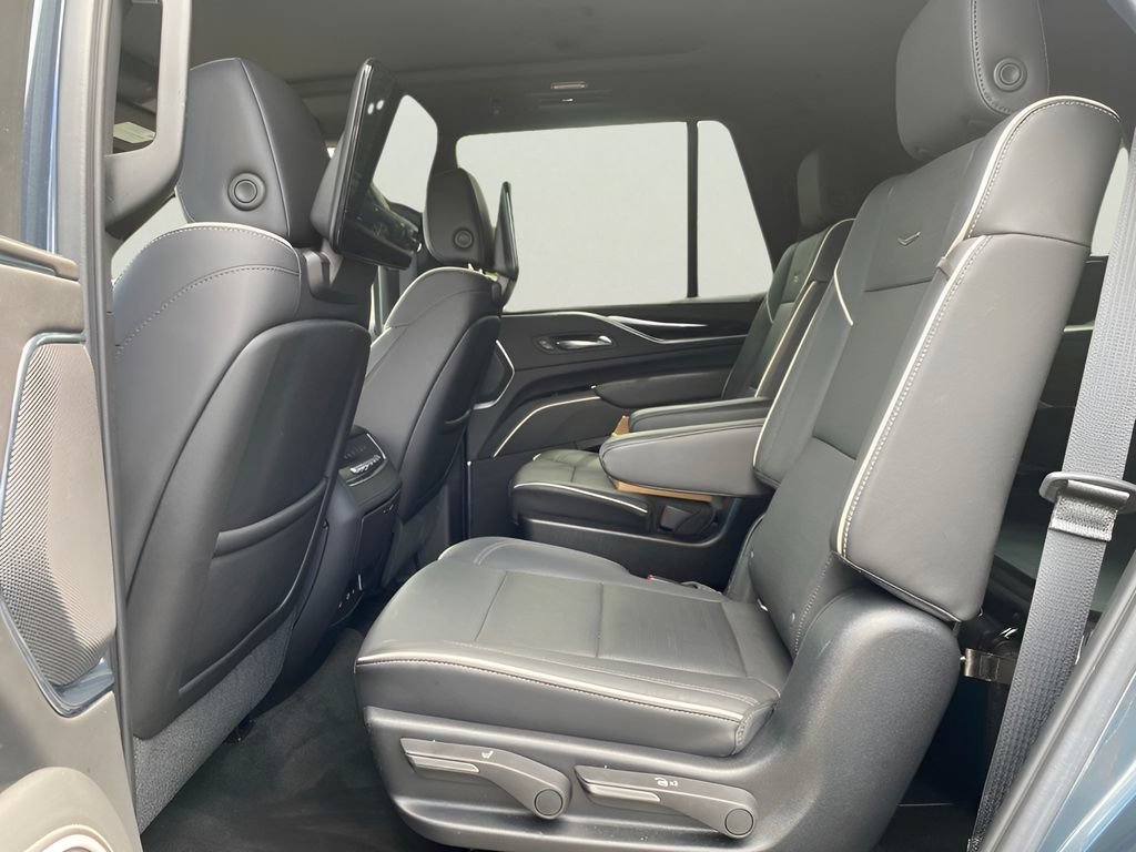 Used 2021 Cadillac Escalade Sport w/ Driver Assist Tech Package AWD/4WD image 18