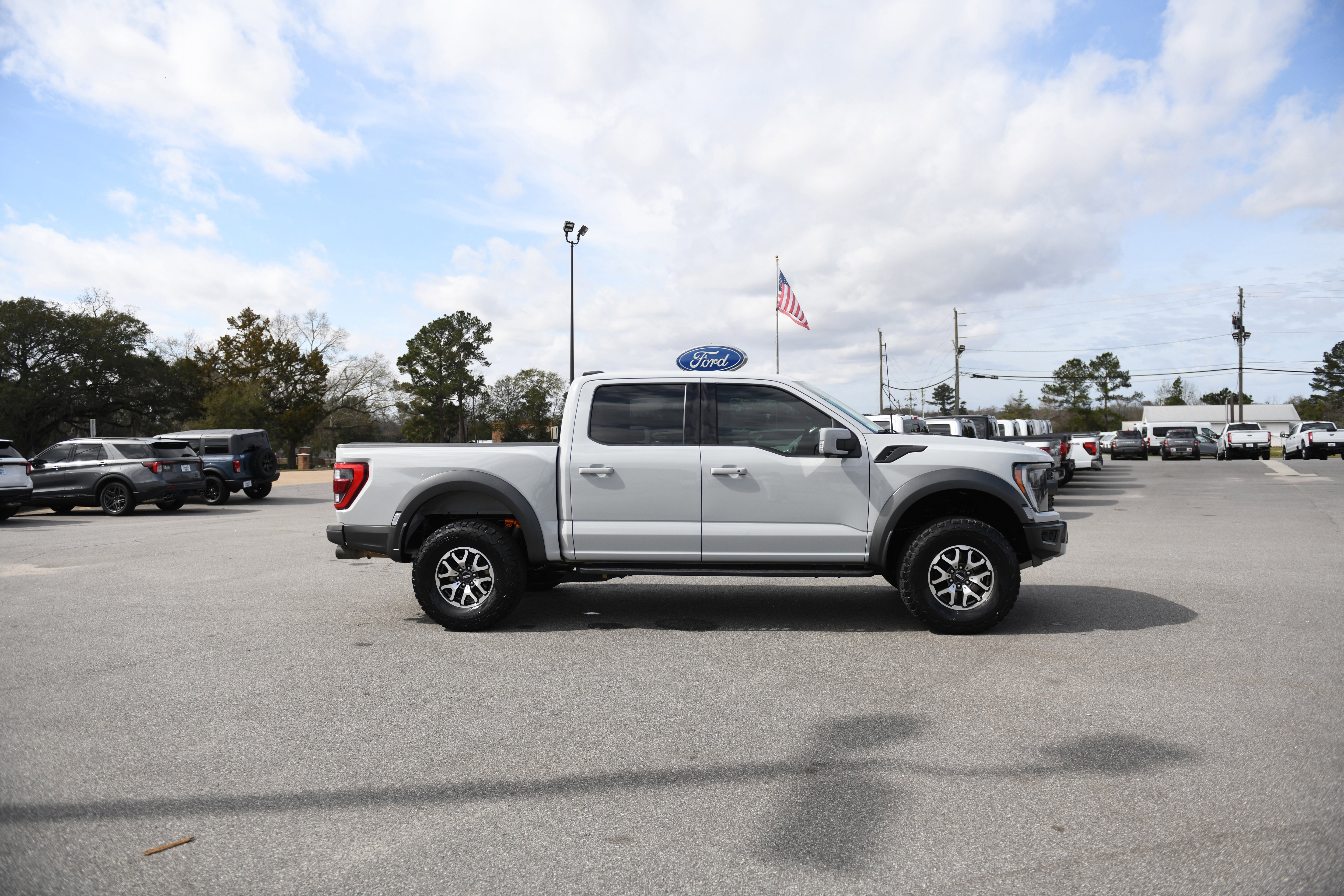 Used 2023 Ford F150 Raptor image 2