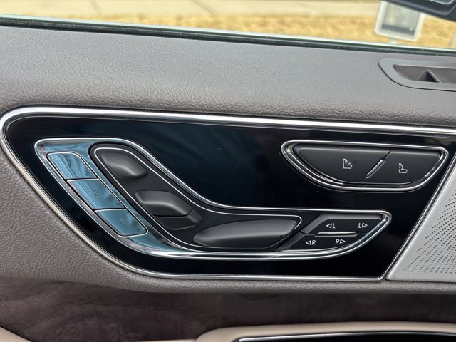 Used 2022 Lincoln Navigator Reserve image 24