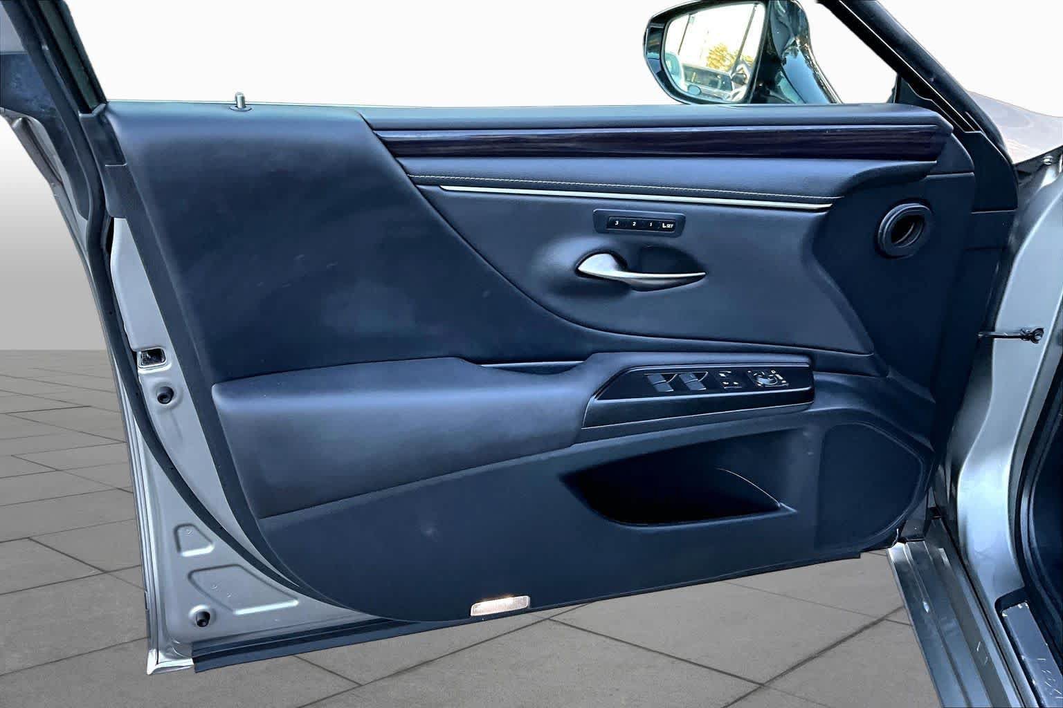 Used 2020 Lexus ES 350 w/ Premium Package FWD image 21