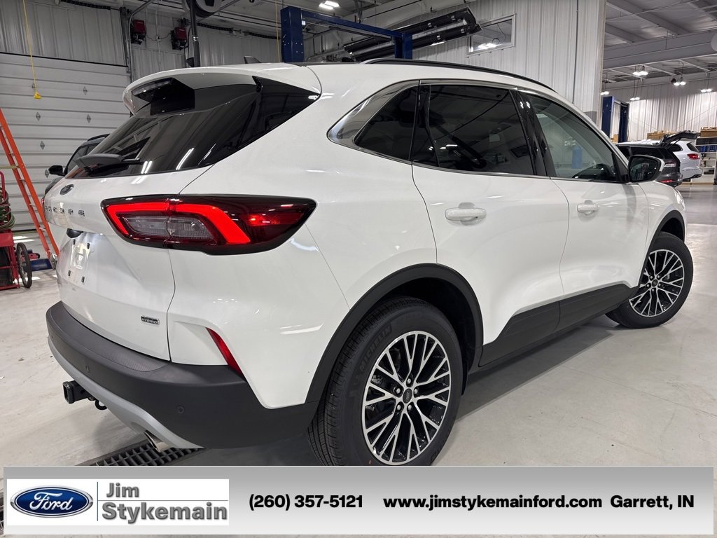 New 2025 Ford Escape SE w/ Class II Trailer Tow Package image 10