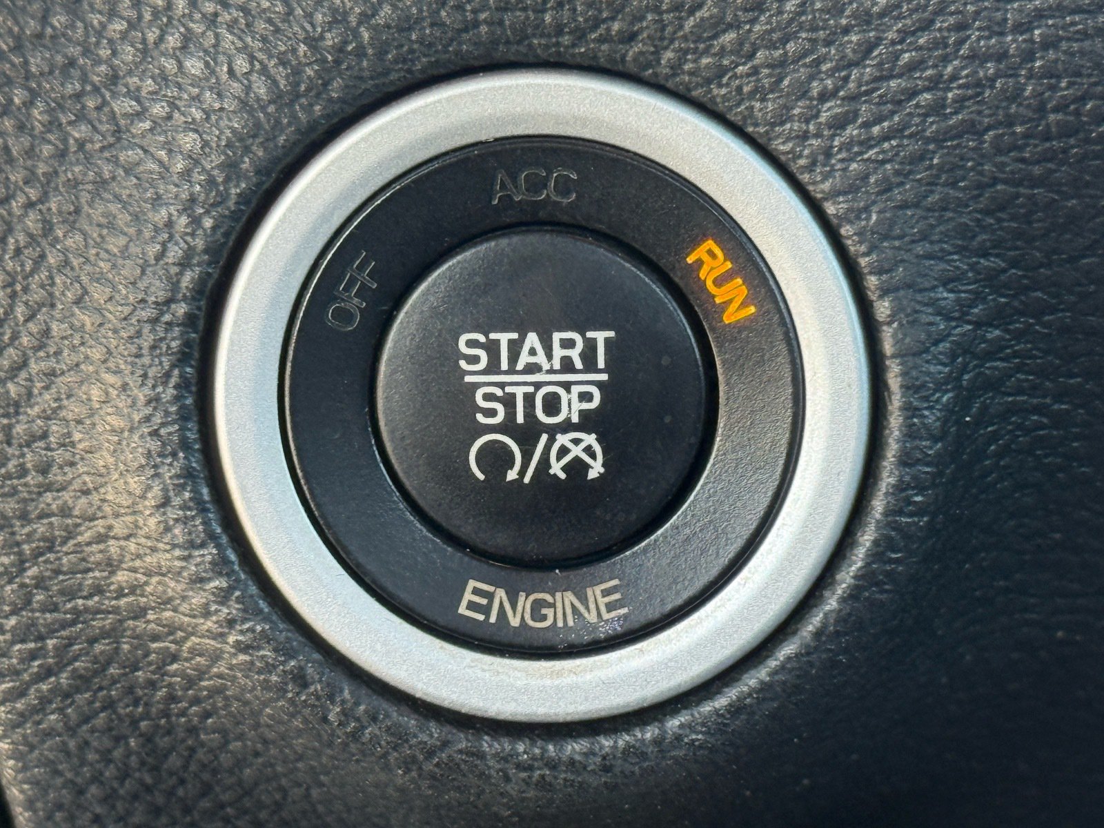 Used 2016 Dodge Challenger SXT RWD image 18