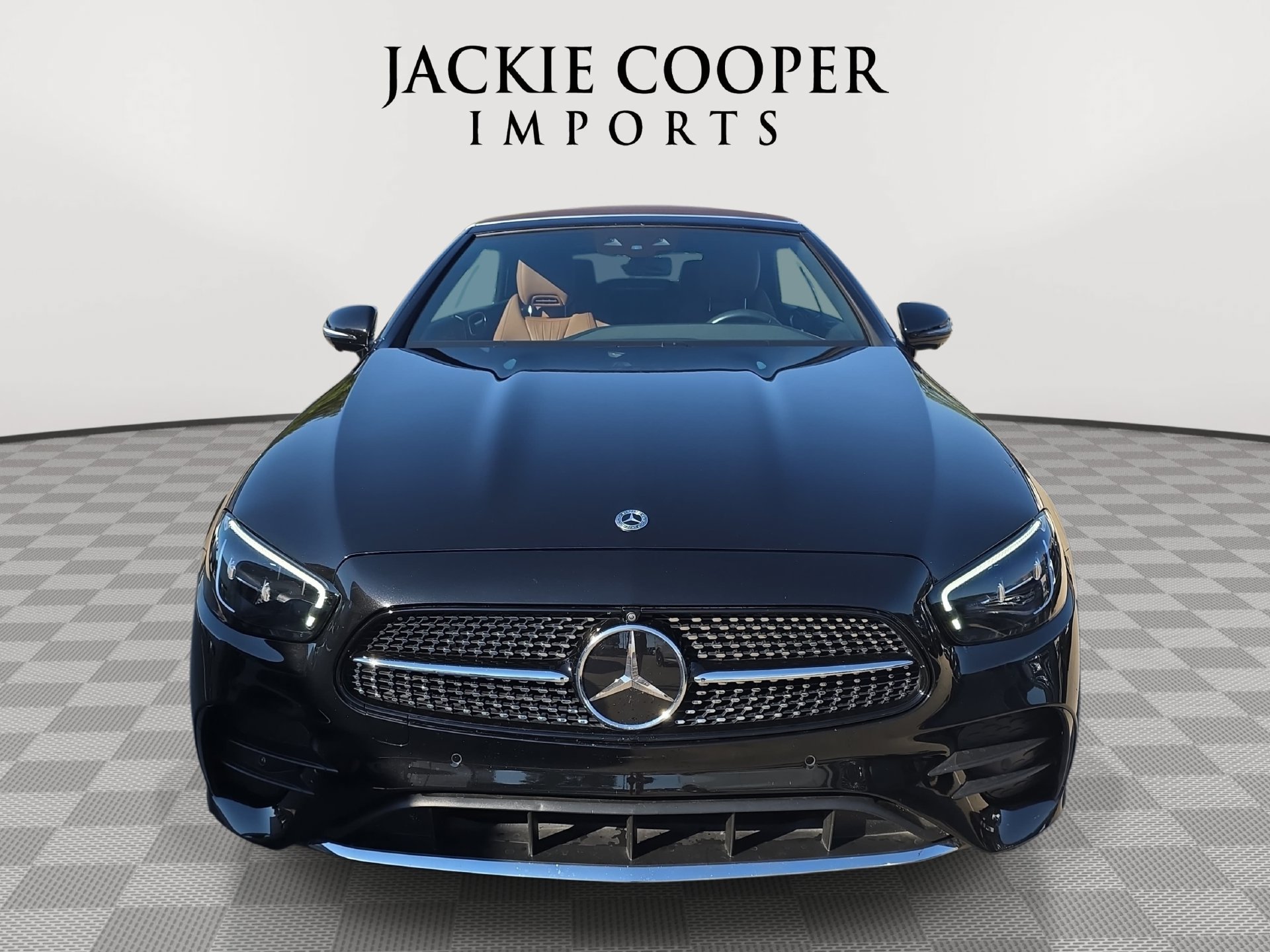 Used 2023 Mercedes-Benz E 450 4MATIC Cabriolet image 2