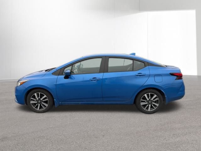 Used 2021 Nissan Versa SV image 2