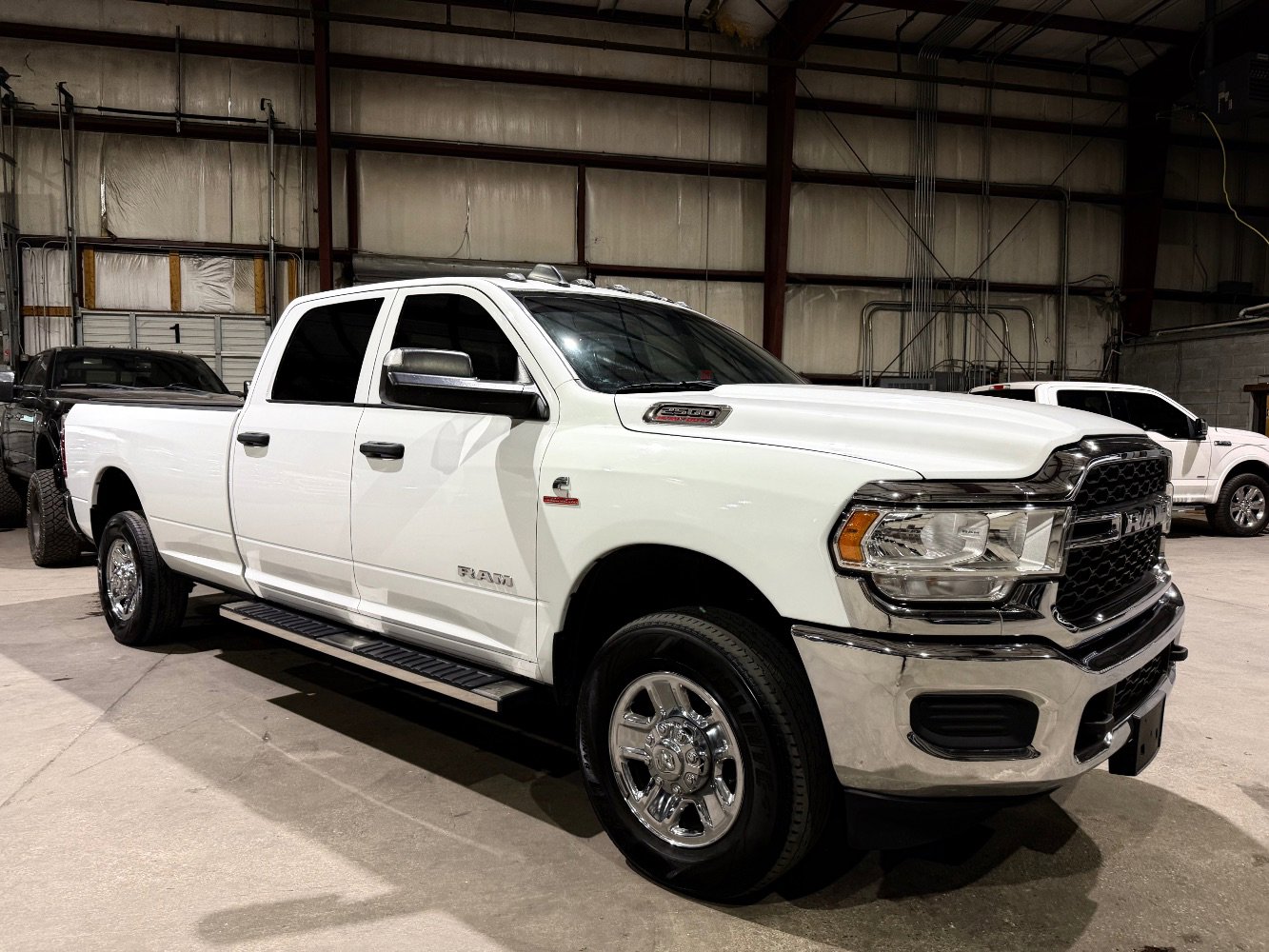 Used 2022 RAM 2500 Tradesman w/ Chrome Appearance Group AWD/4WD image 2