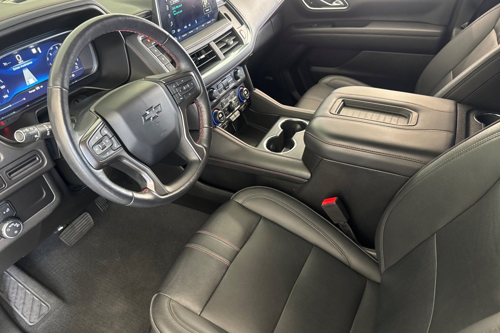 Used 2022 Chevrolet Tahoe RST w/ Luxury Package AWD/4WD image 4