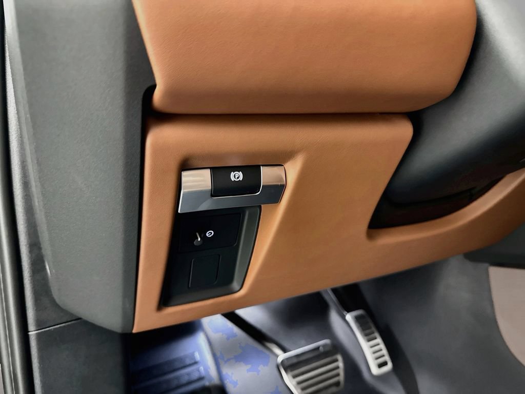 New 2026 Land Rover Defender 110 OCTA AWD/4WD image 10