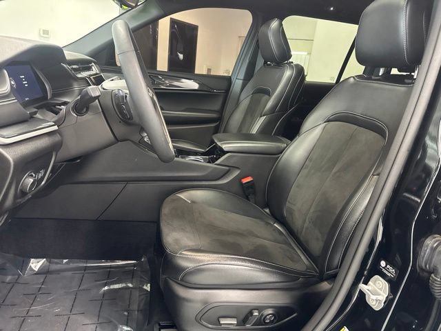 Used 2023 Jeep Grand Cherokee Altitude AWD/4WD image 17