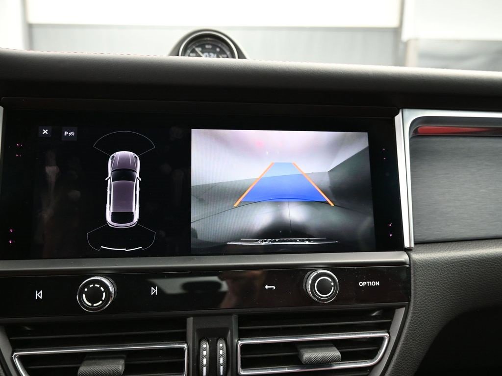 Certified 2023 Porsche Macan GTS image 9