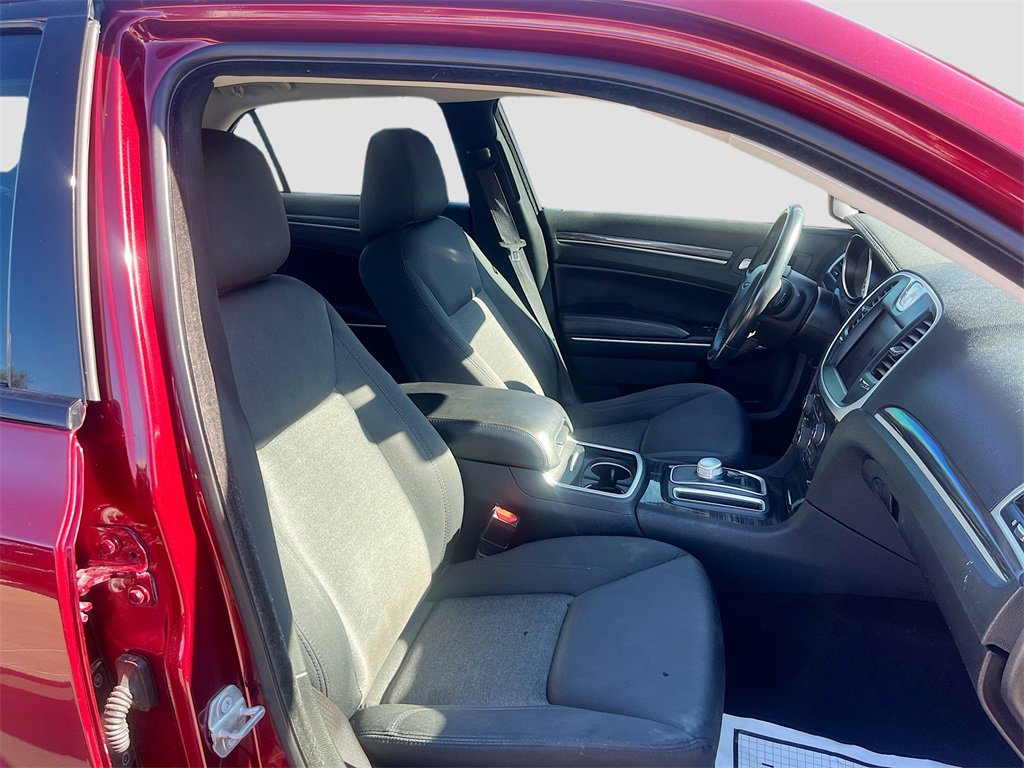 Used 2021 Chrysler 300 Touring w/ Sport Appearance Package image 28