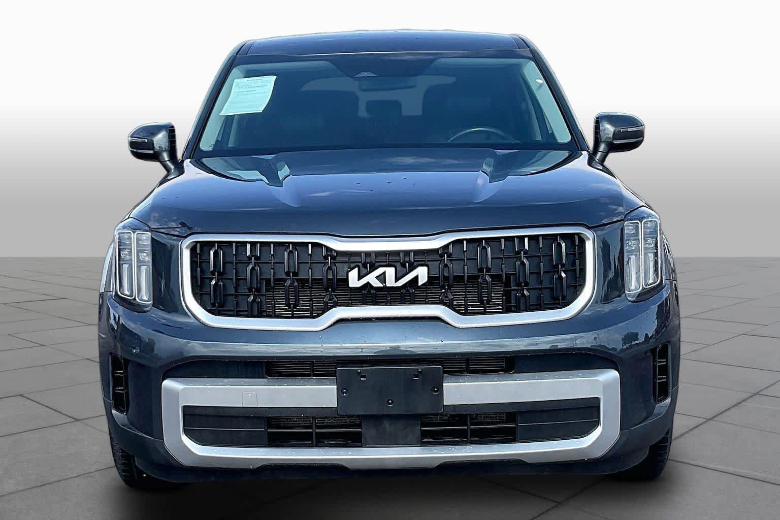 Used 2024 Kia Telluride LX FWD image 4