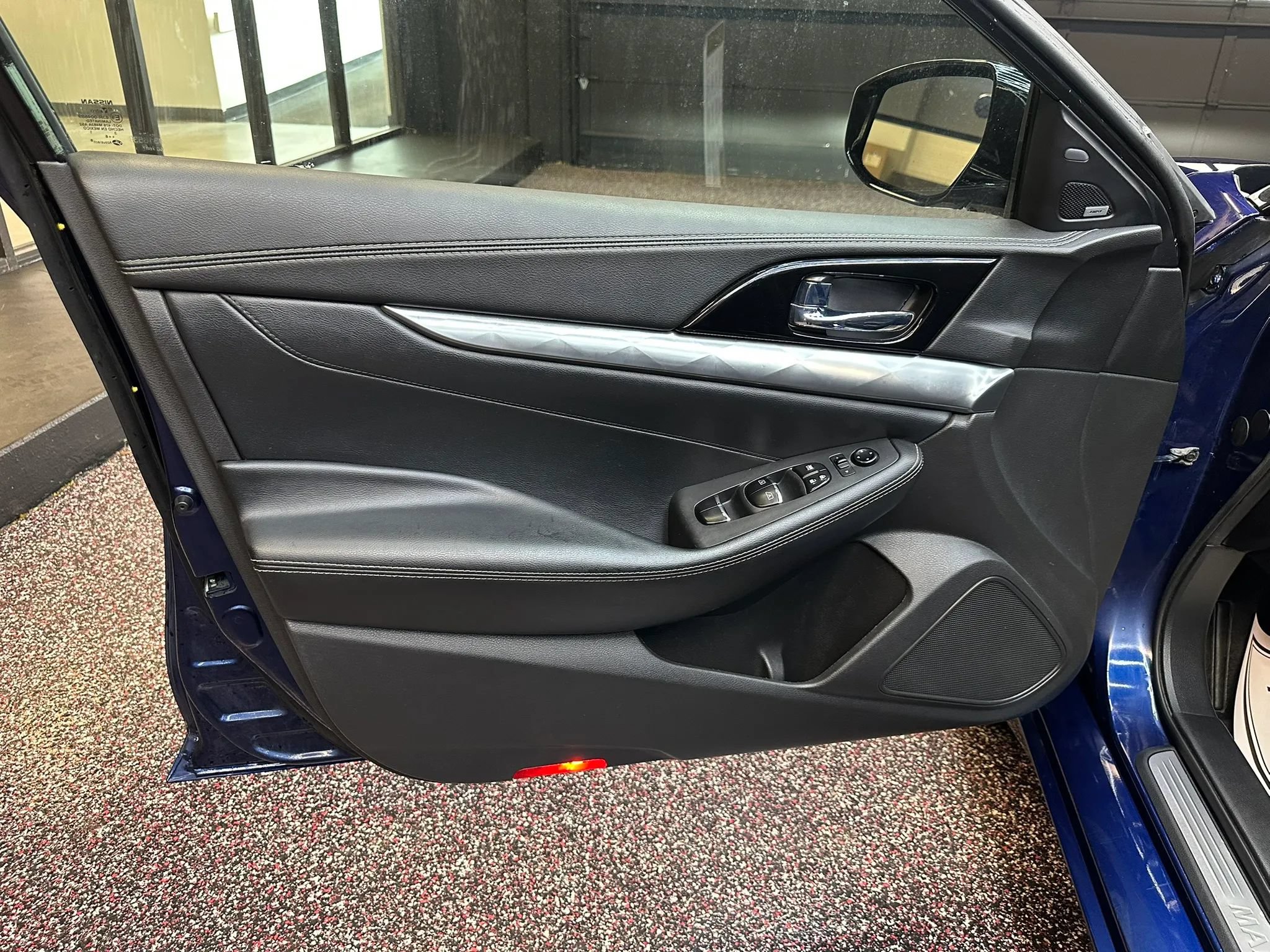 Used 2020 Nissan Maxima 3.5 SL w/ Floor Mat Group FWD image 10