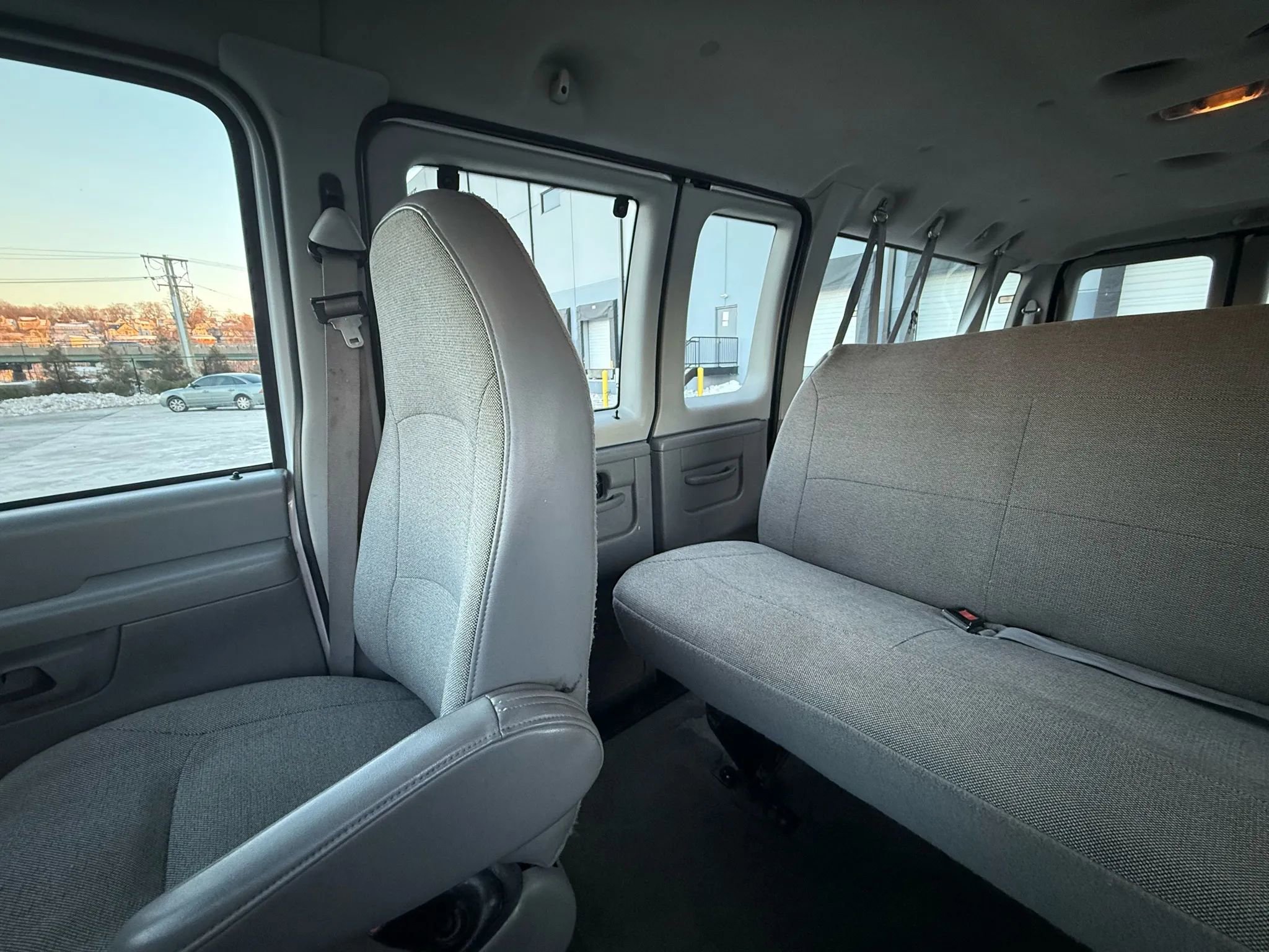 Used 2003 Ford E-350 and Econoline 350 XLT image 23