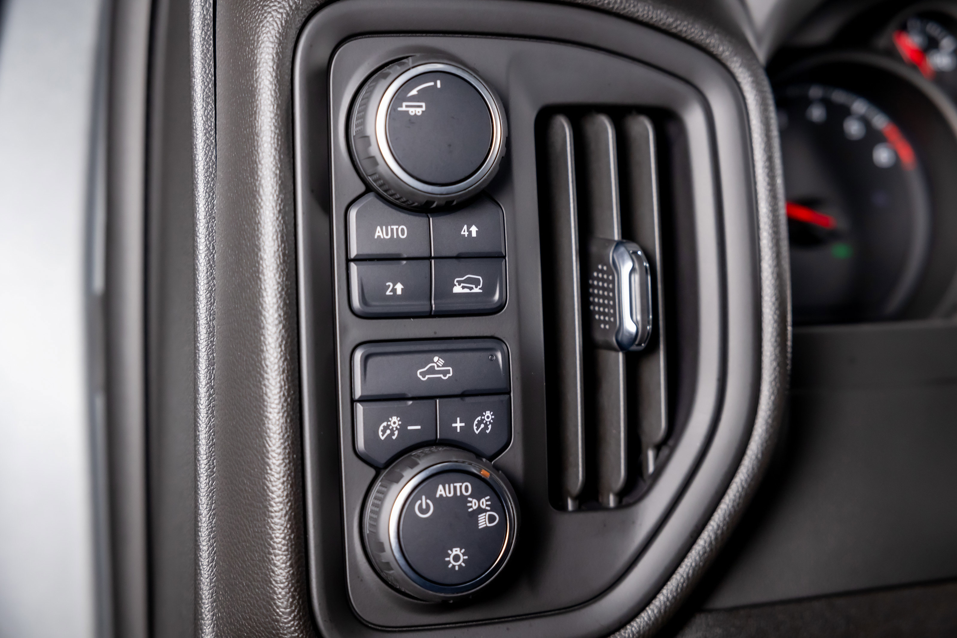 Used 2025 Chevrolet Silverado 1500 Custom image 29