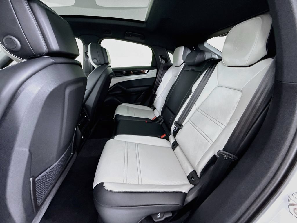 New 2026 Porsche Cayenne Coupe AWD/4WD image 24