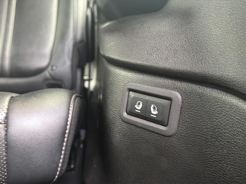 Used 2024 Jeep Wagoneer L Series III w/ Flexible Seating Group AWD/4WD image 16