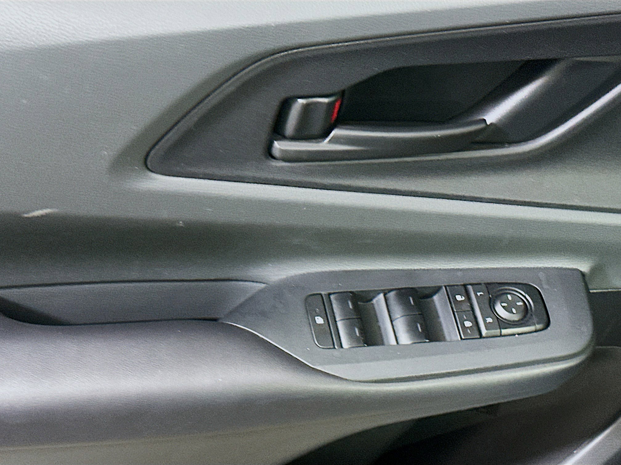 Used 2024 Toyota Prius LE image 15