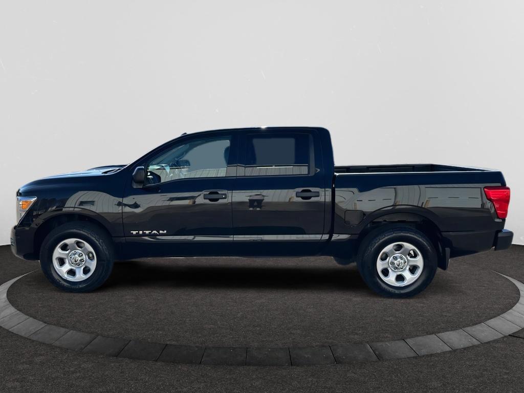 Used 2021 Nissan Titan S image 2