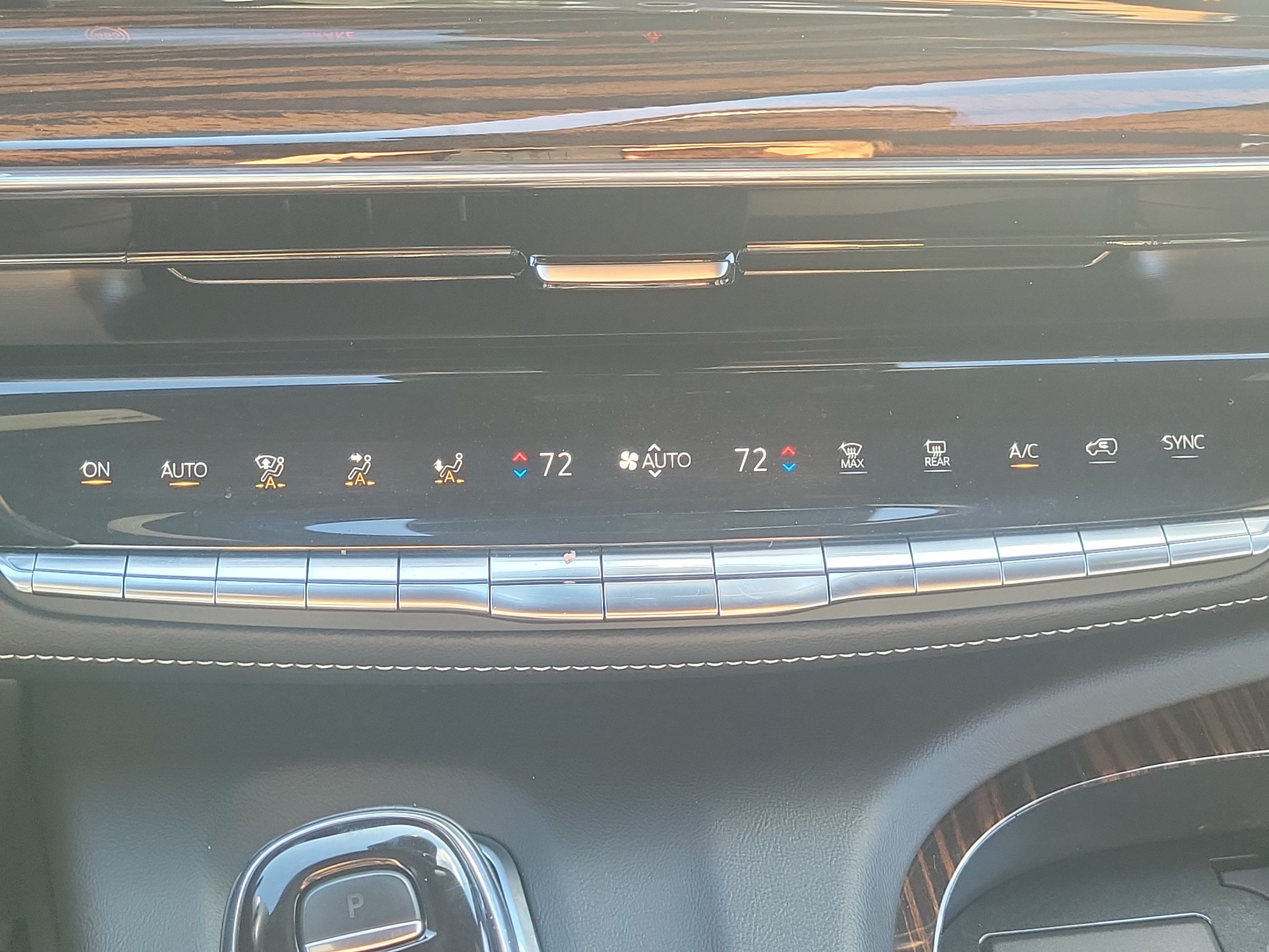 Used 2022 Cadillac Escalade Premium Luxury w/ Performance Package AWD/4WD image 30