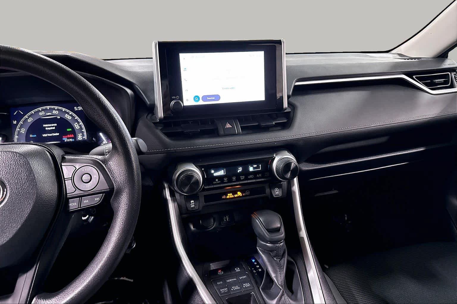 Used 2024 Toyota RAV4 LE AWD/4WD image 7