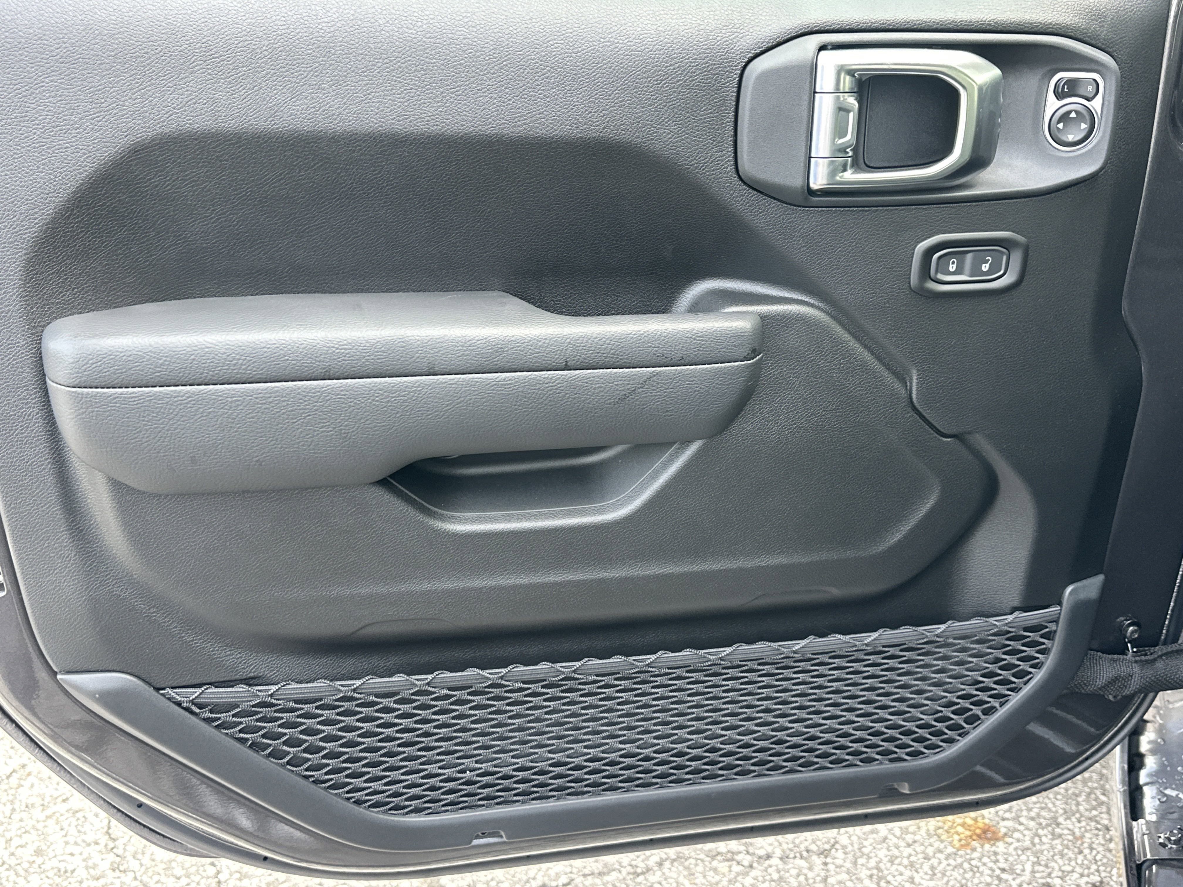 New 2025 Jeep Gladiator Sport image 29