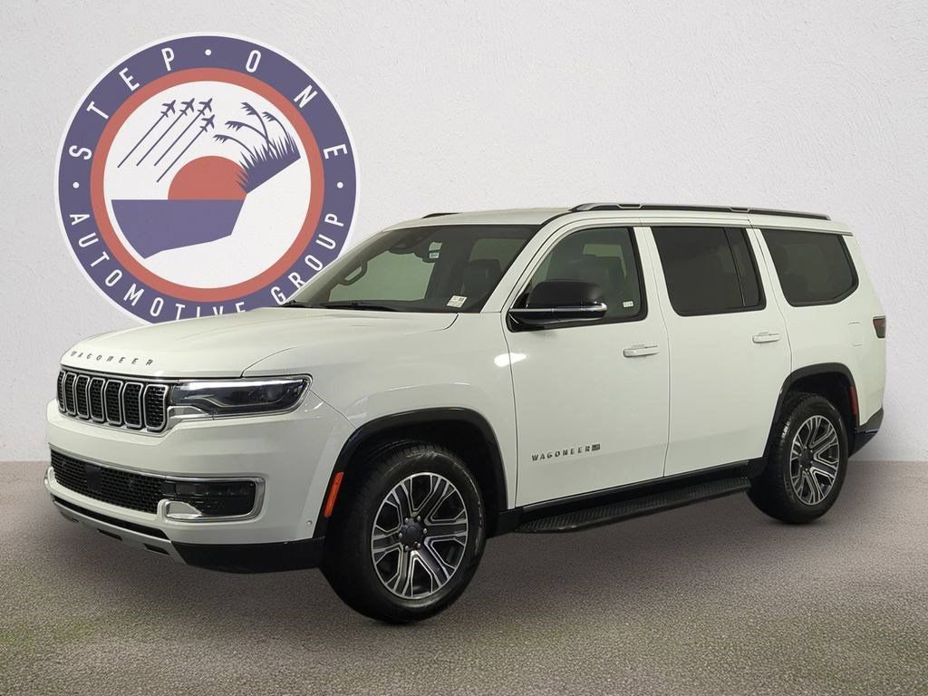 Used 2024 Jeep Wagoneer Series II w/ Flexible Seating Group RWD image 1