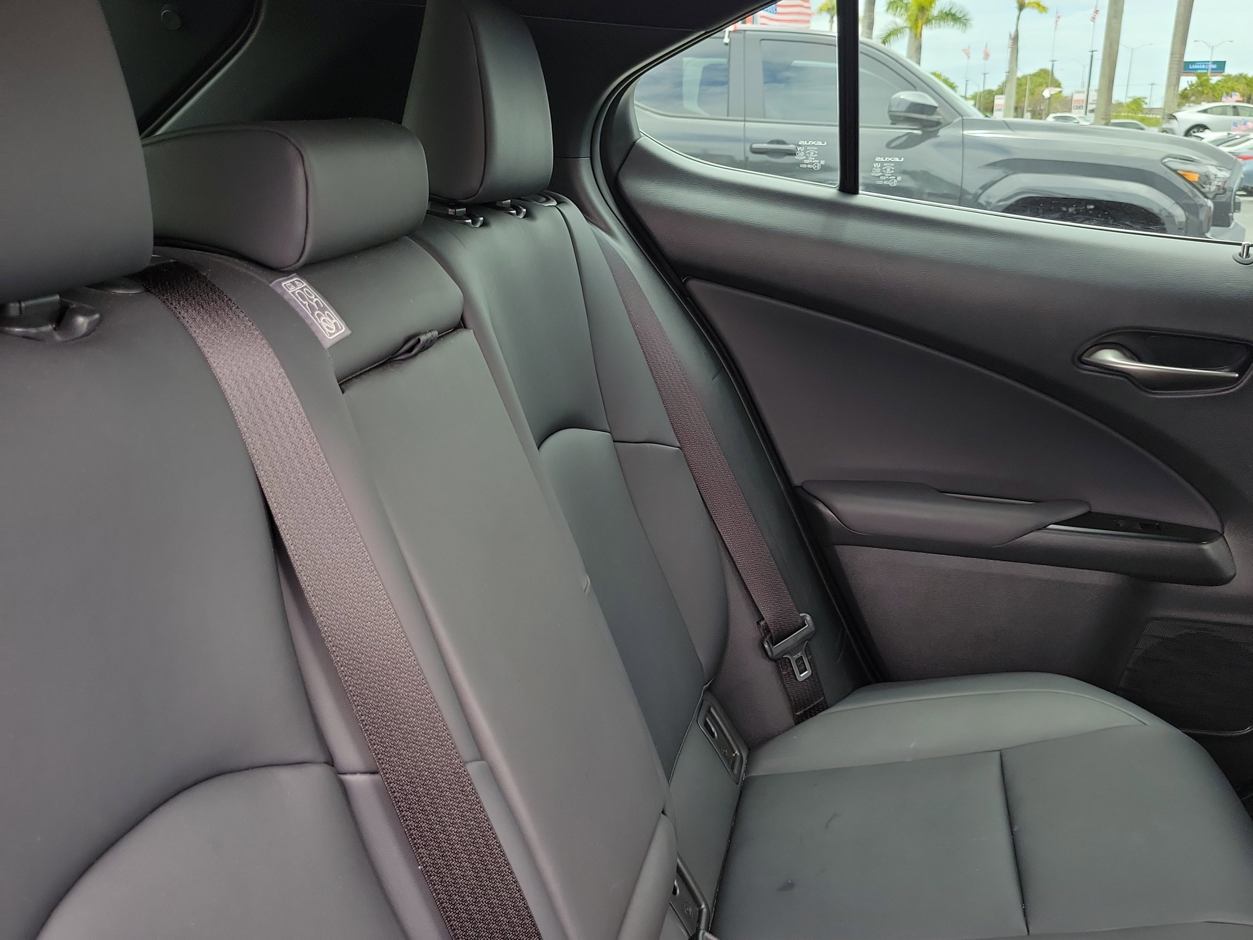 Used 2023 Lexus UX 250h FWD image 15