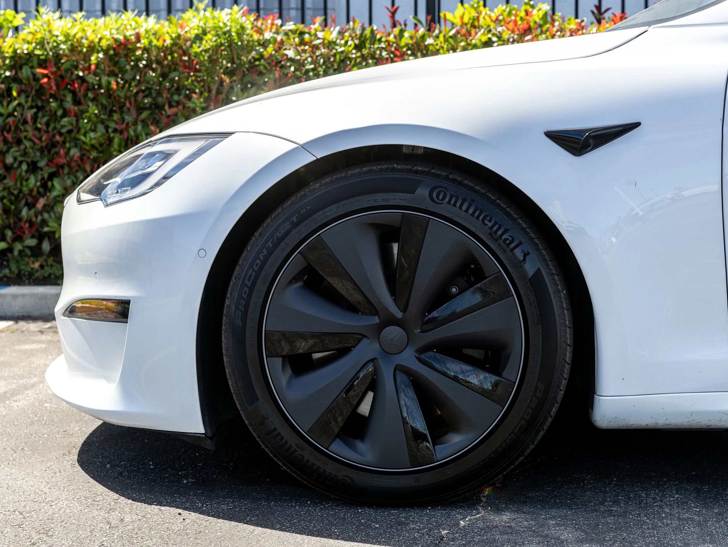 Used 2022 Tesla Model S Standard Range AWD/4WD image 3
