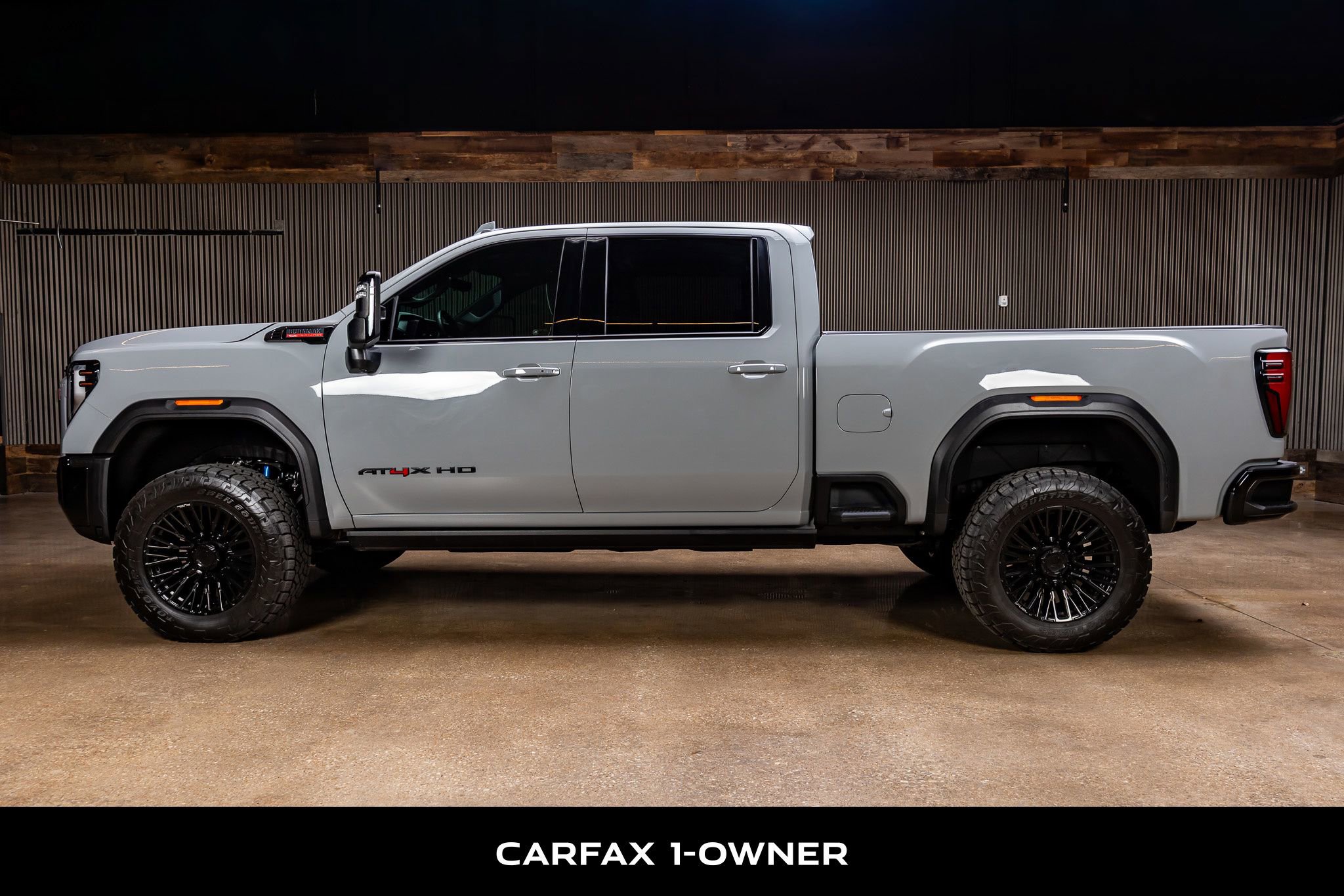 Used 2025 GMC Sierra 2500 AT4X image 5