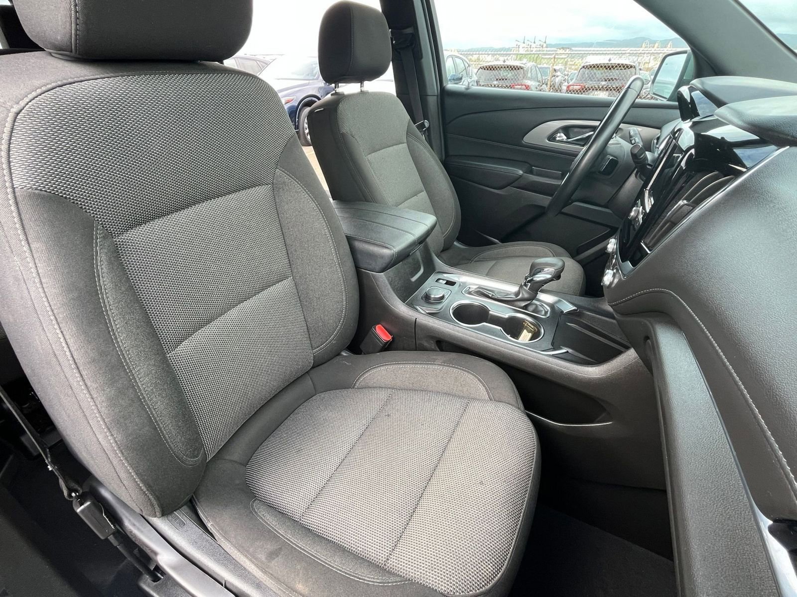 Used 2023 Chevrolet Traverse LT image 36