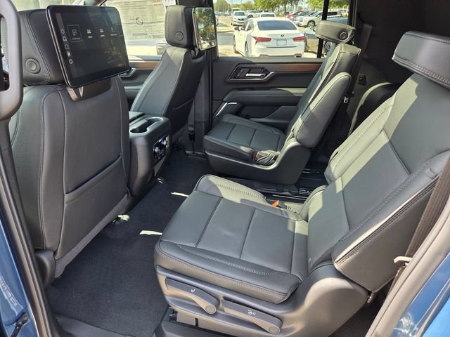 New 2026 GMC Yukon XL Denali w/ Denali Reserve Package AWD/4WD image 6