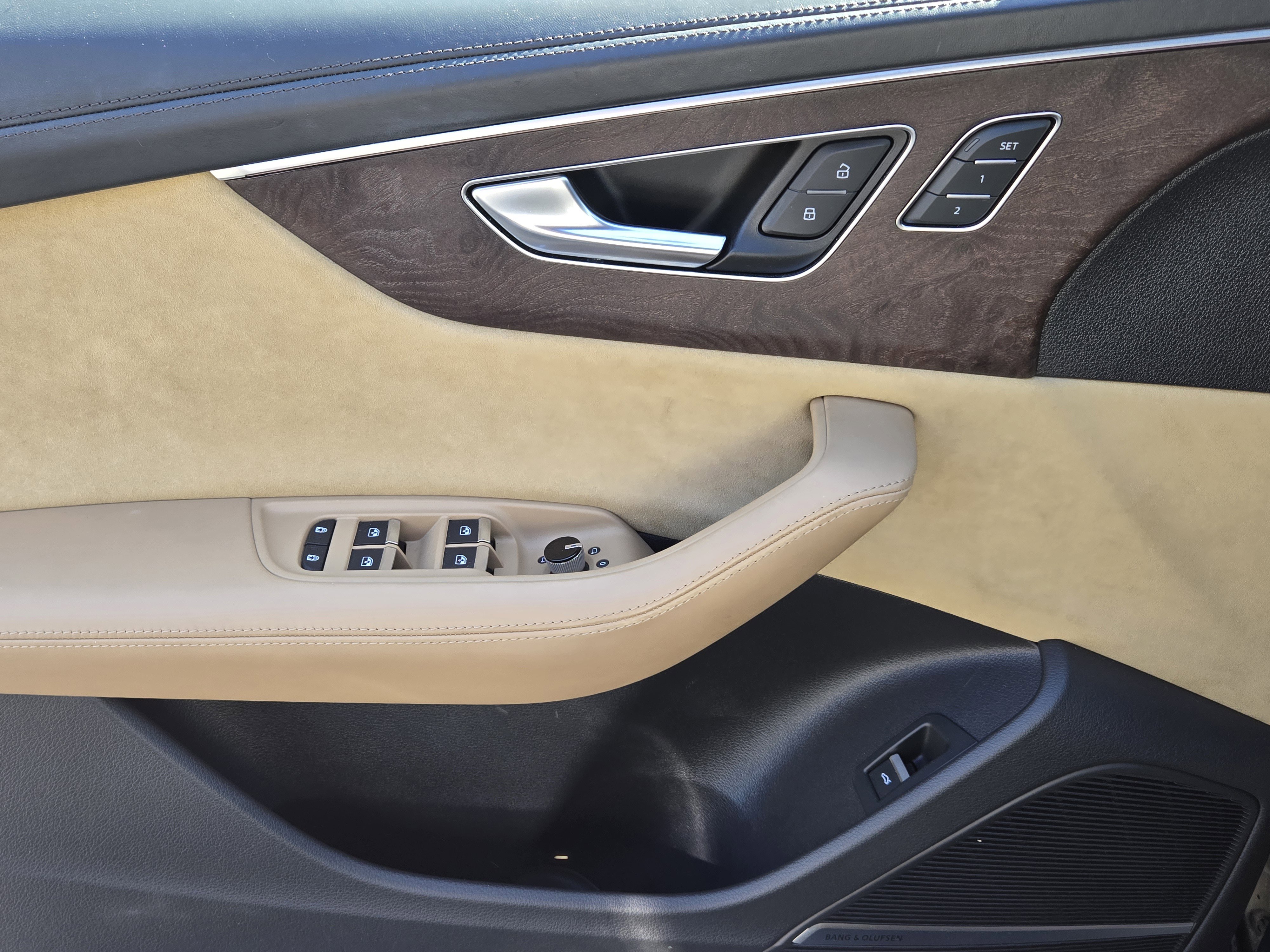 Used 2020 Audi Q8 Prestige image 33